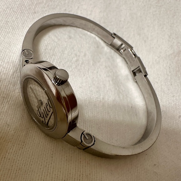 GUCCI- Ladies watch - Picture 6 of 16